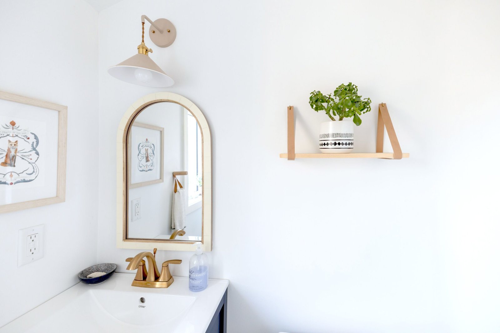 Floating Vanity Small Bathroom: 7 Best Ways to Maximize Storage (Proven Guide) 2 floating vanity small bathroom - Illustration 1