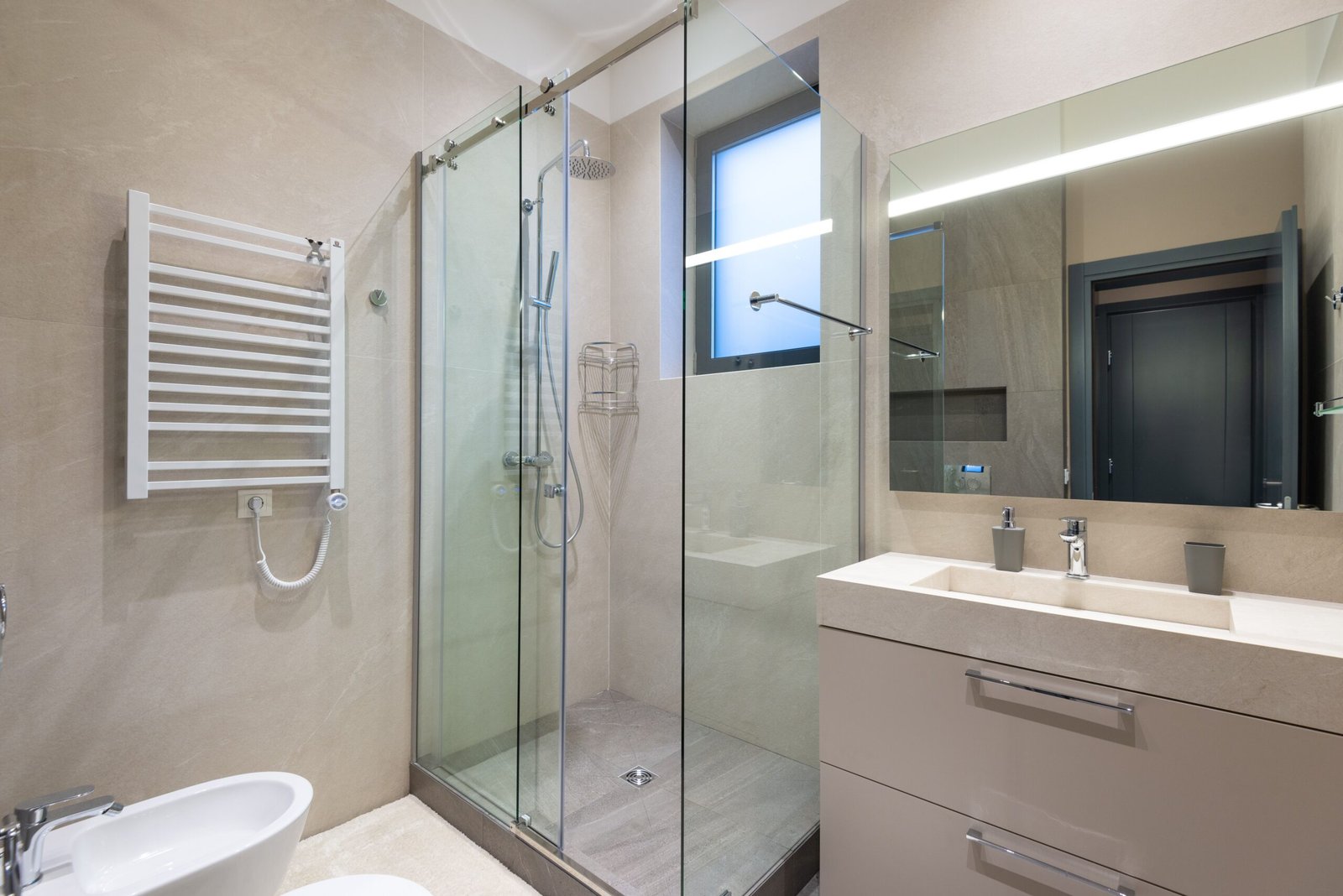 Floating Vanity Small Bathroom: 7 Best Ways to Maximize Storage (Proven Guide) 4 floating vanity small bathroom - Illustration 3