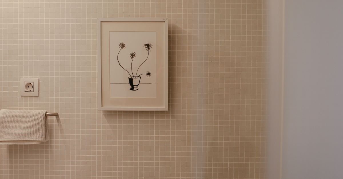 warm minimalism bathroom - Illustration 1