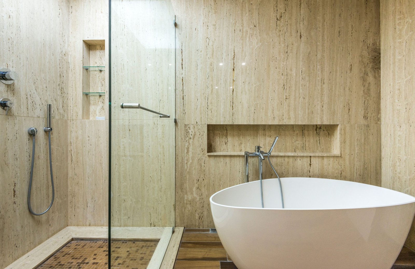 alcove tub small bathroom - Illustration 3